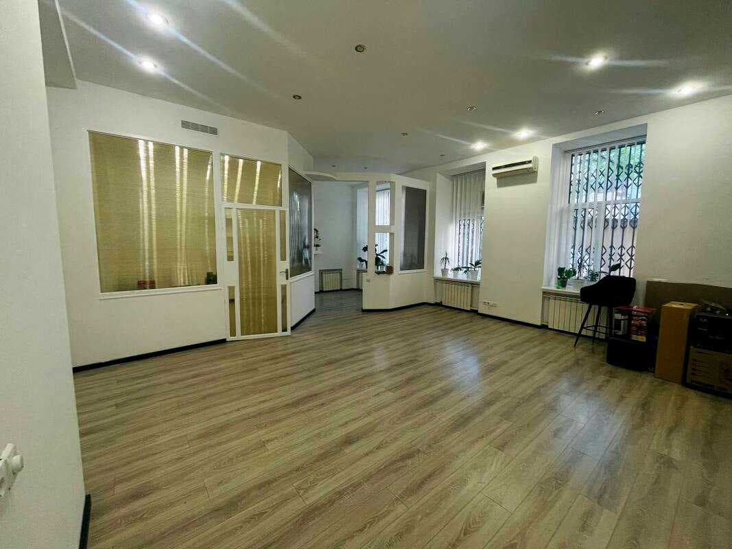 Оренда комерційного приміщення, 87 м², Шевченківський р-н 3