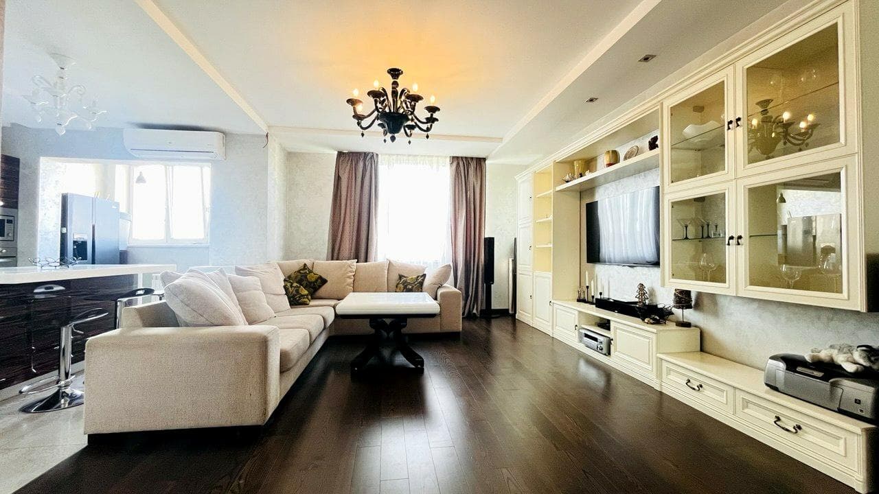 Оренда 3-кімнатної квартири, 105 м², ЖК «ЖОКЕЙ» 4
