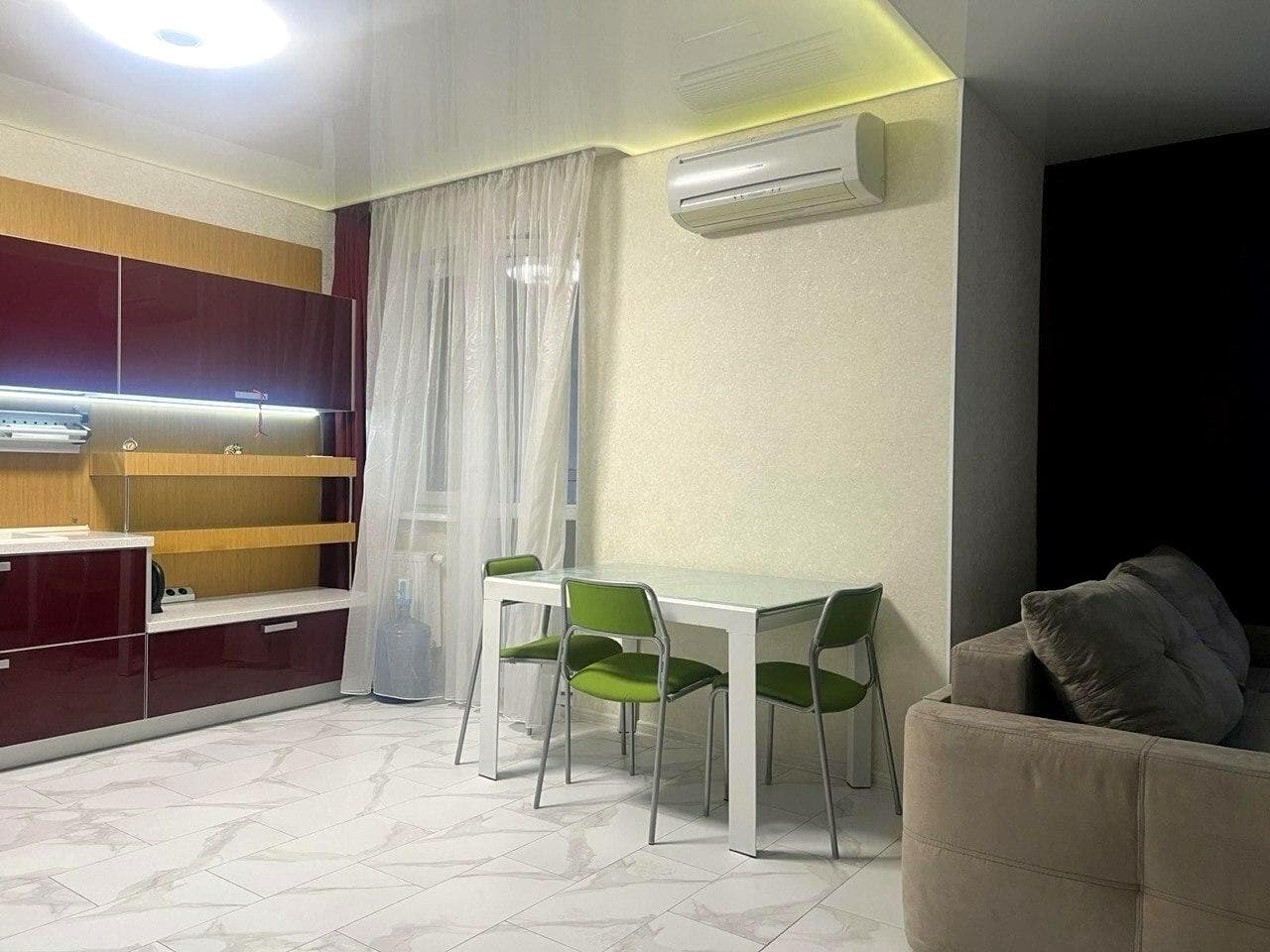 Оренда 2-кімнатної квартири, 86.4 м², ЖК «4 Сезони» 3