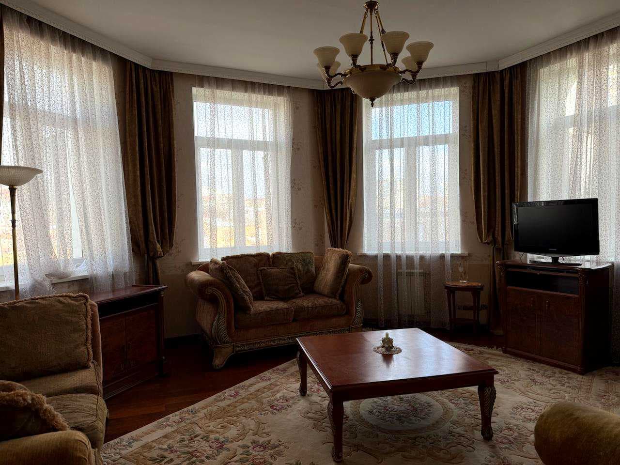 Оренда 4-кімнатної квартири, 137.4 м², Шевченківський р-н 3