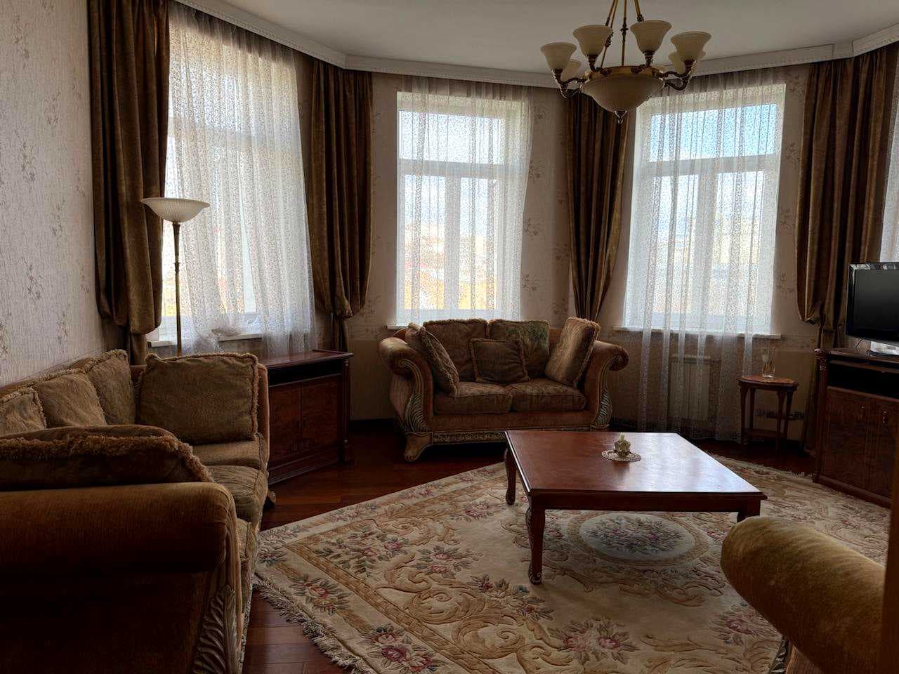 Оренда 4-кімнатної квартири, 137.4 м², Шевченківський р-н 5