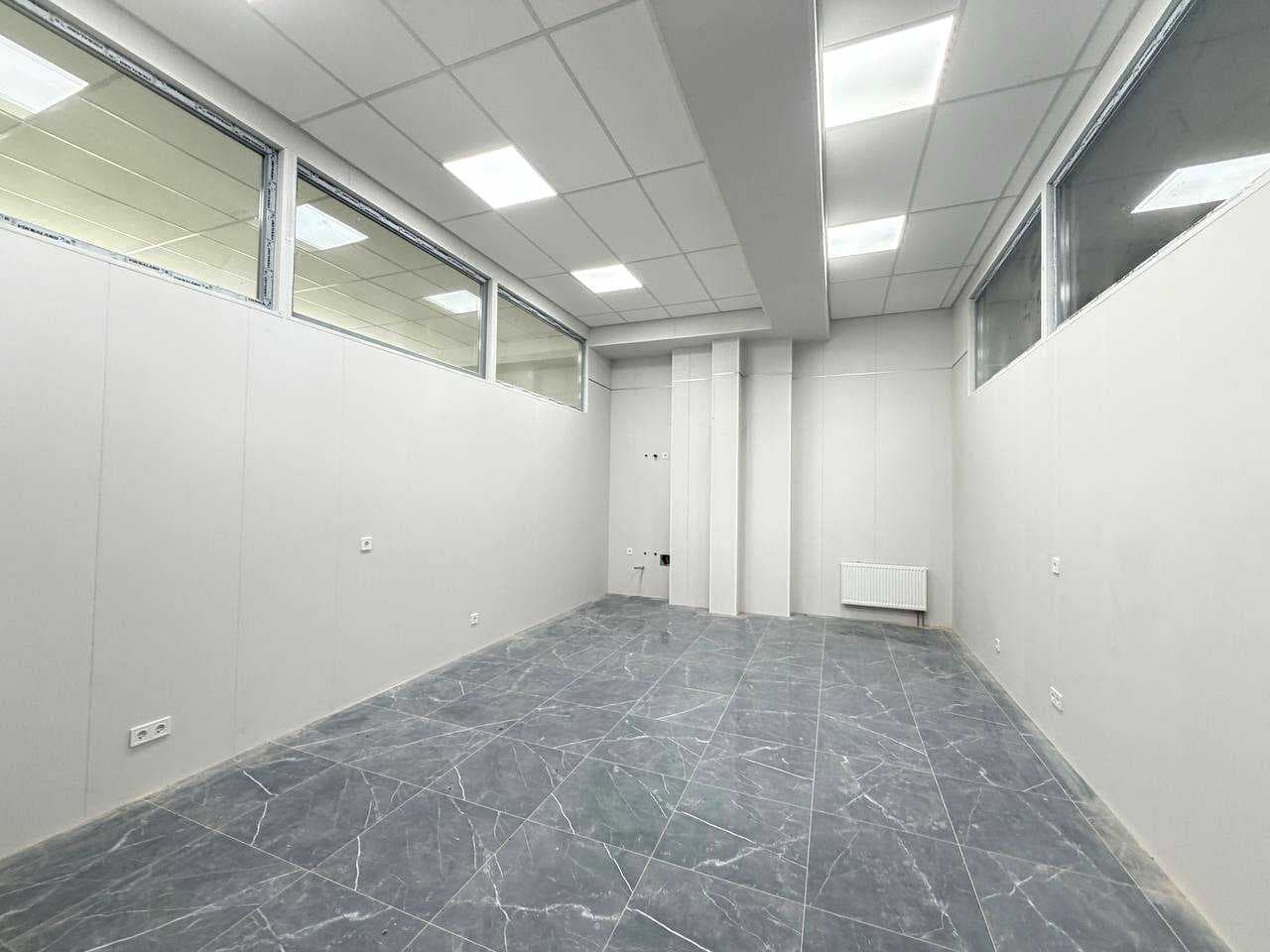 Оренда комерційного приміщення, 23 м², ЖК «Podil Plaza» 5