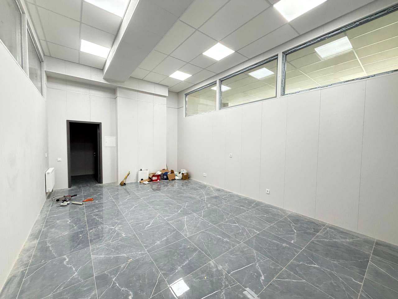 Оренда комерційного приміщення, 23 м², ЖК «Podil Plaza» 4