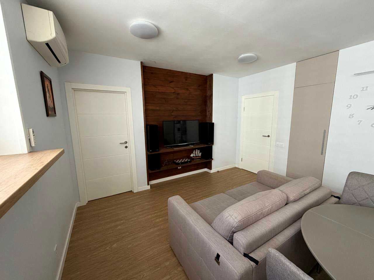 Оренда 3-кімнатної квартири, 90 м², Дарницький р-н 5