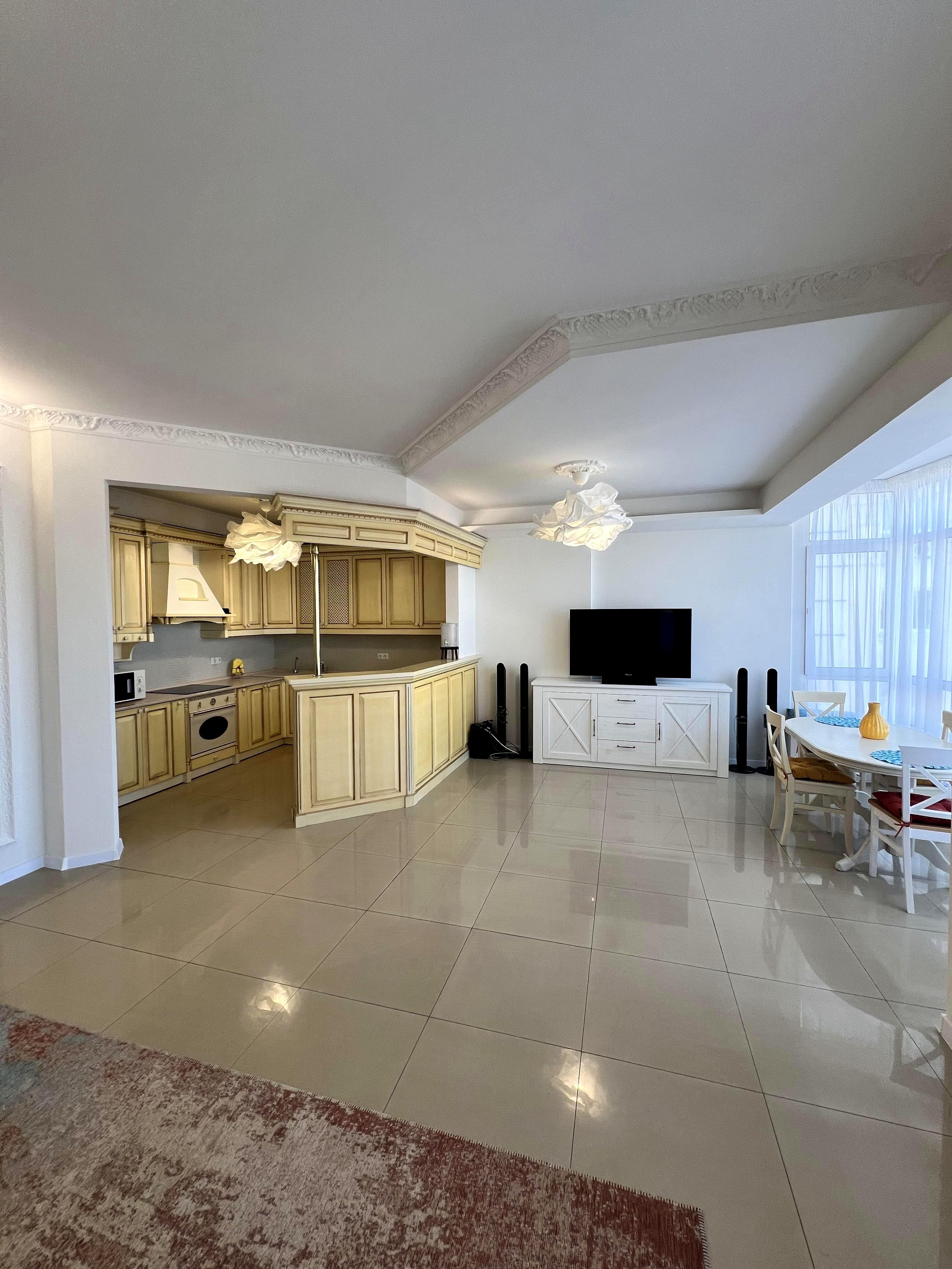 Оренда 4-кімнатної квартири, 160 м², Шевченківський р-н 2