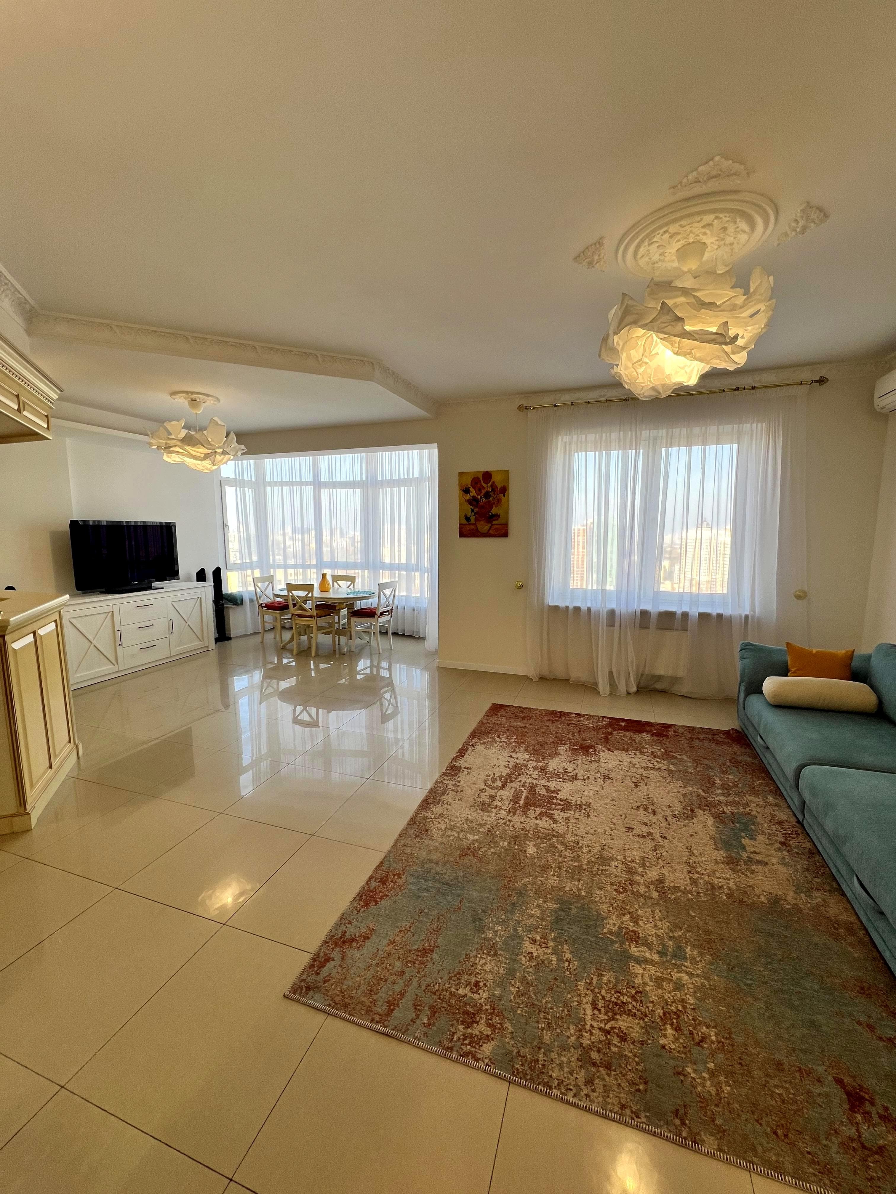 Оренда 4-кімнатної квартири, 160 м², Шевченківський р-н 1