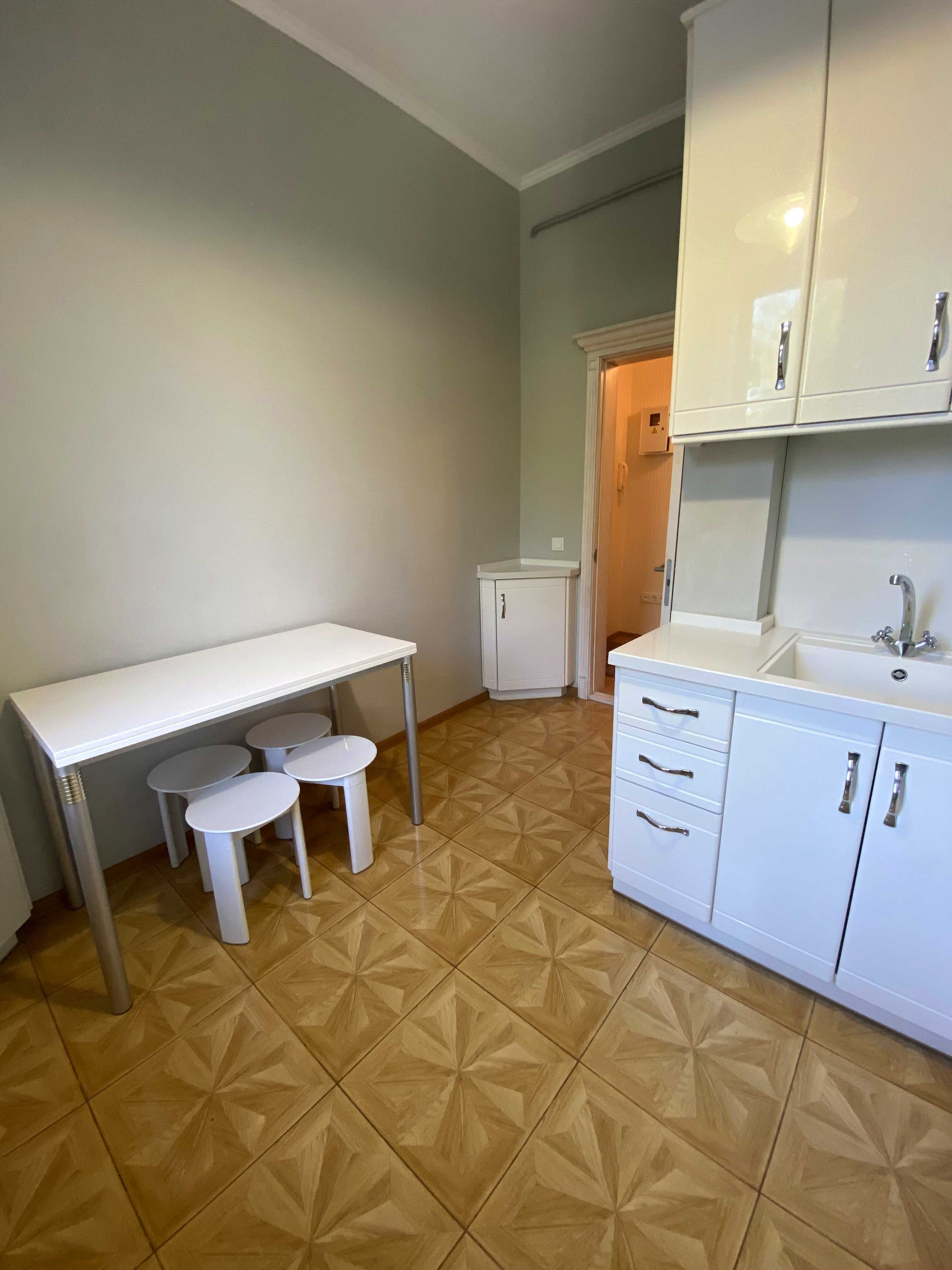 Оренда 2-кімнатної квартири, 60 м², Печерський р-н 4