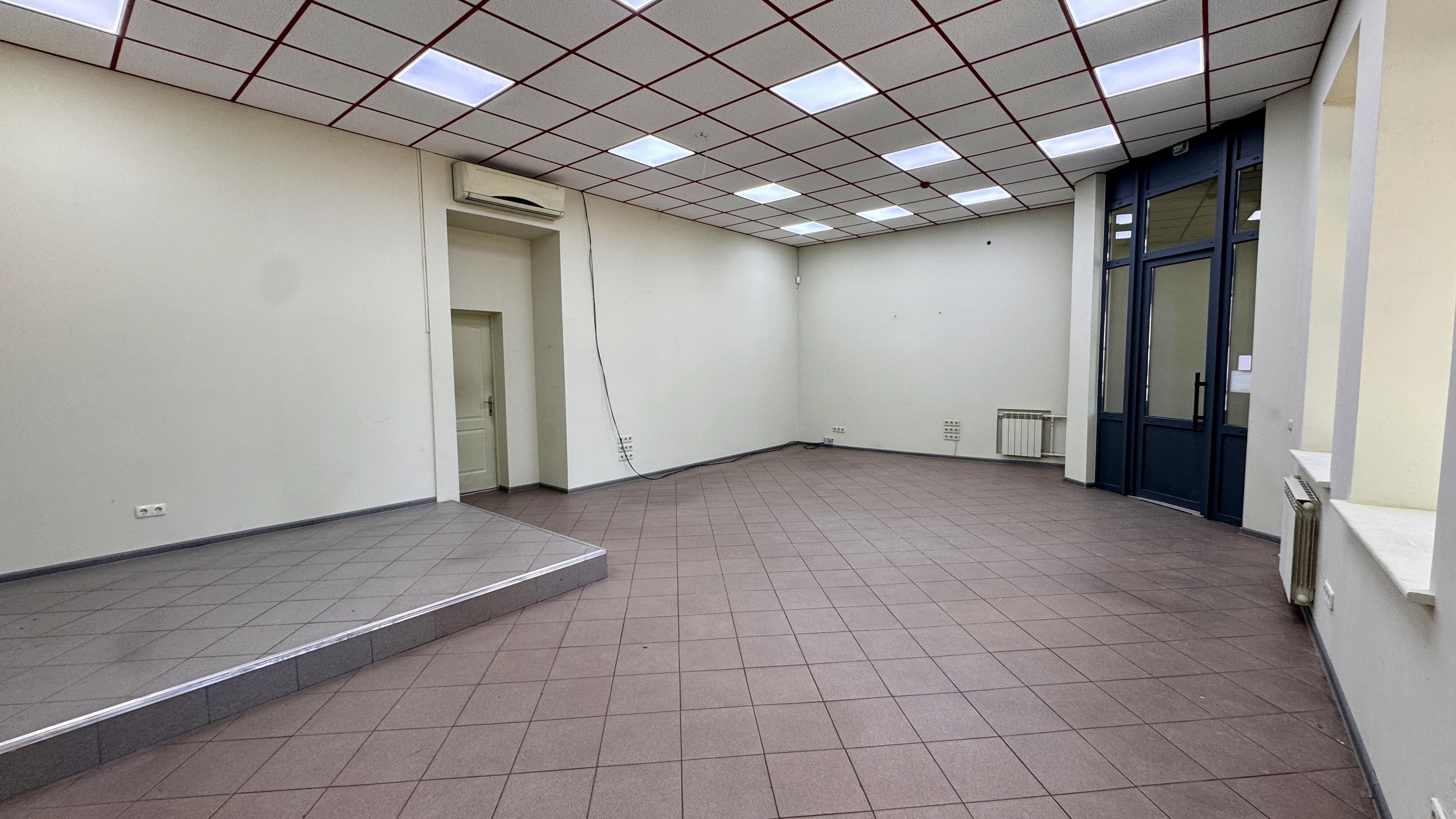 Оренда комерційного приміщення, 75 м², Шевченківський р-н 2