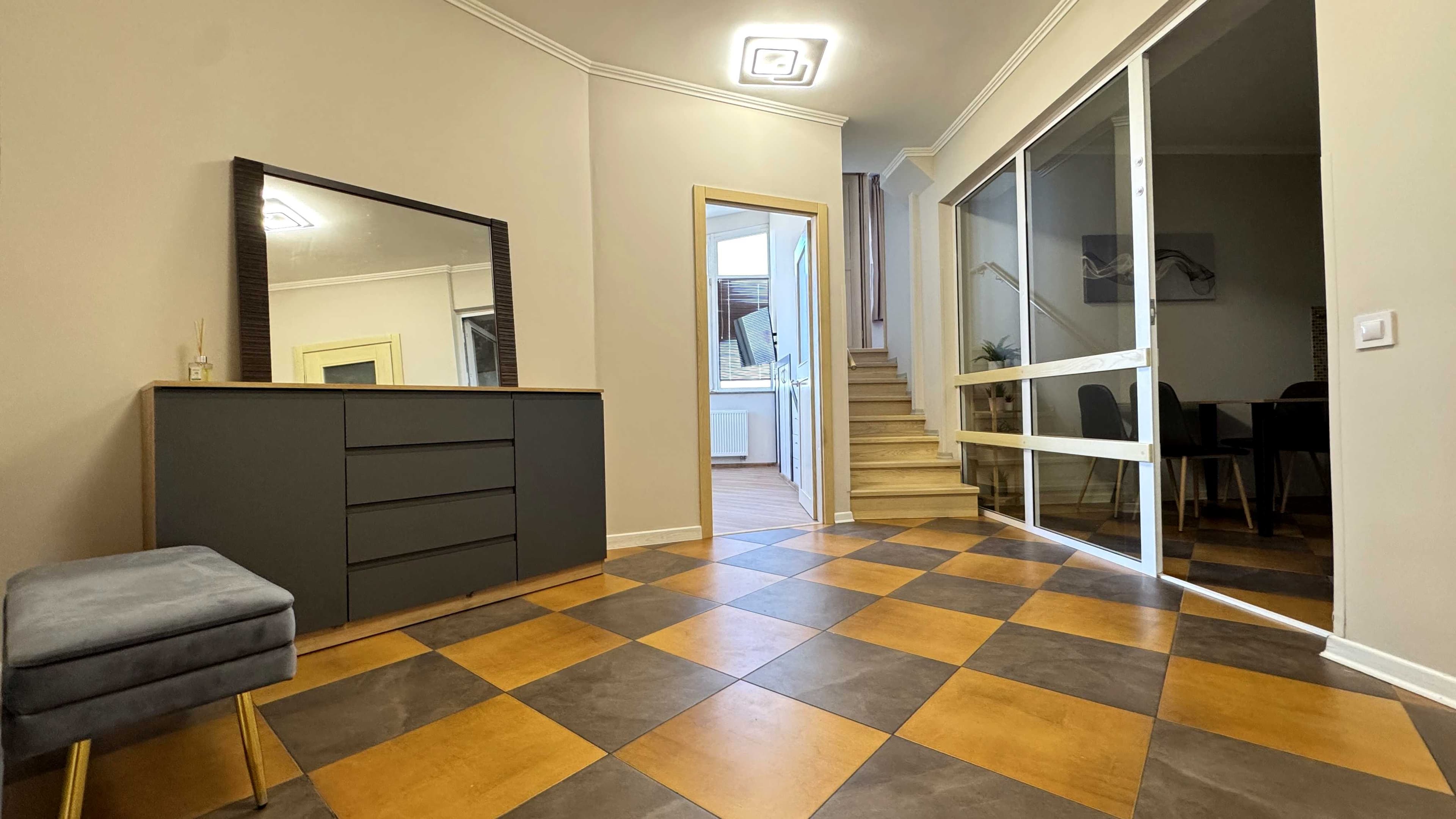 Оренда 2-кімнатної квартири, 55 м², Печерський р-н 5