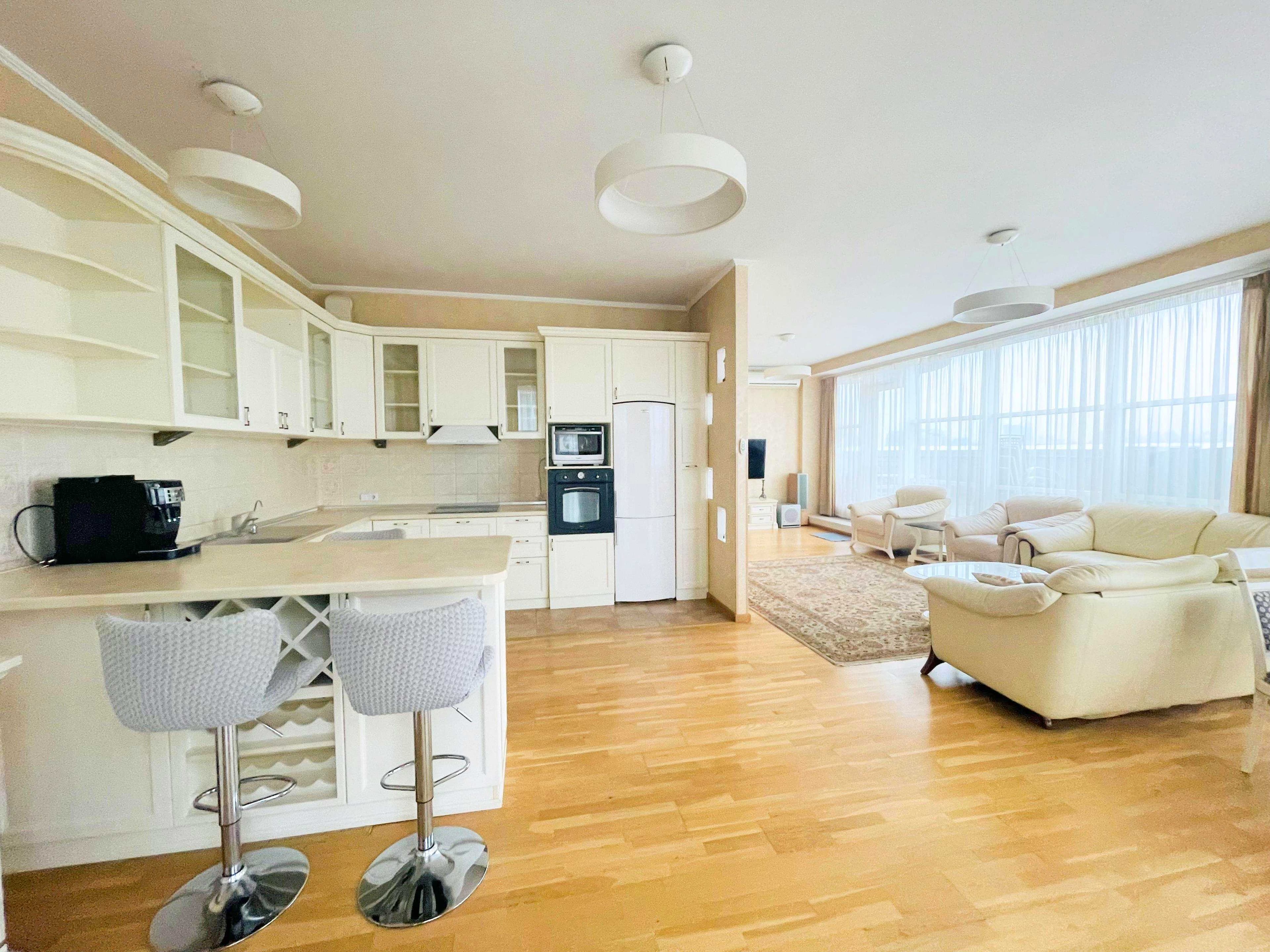 Оренда 4-кімнатної квартири, 150 м², ЖК «Тріумф» 1