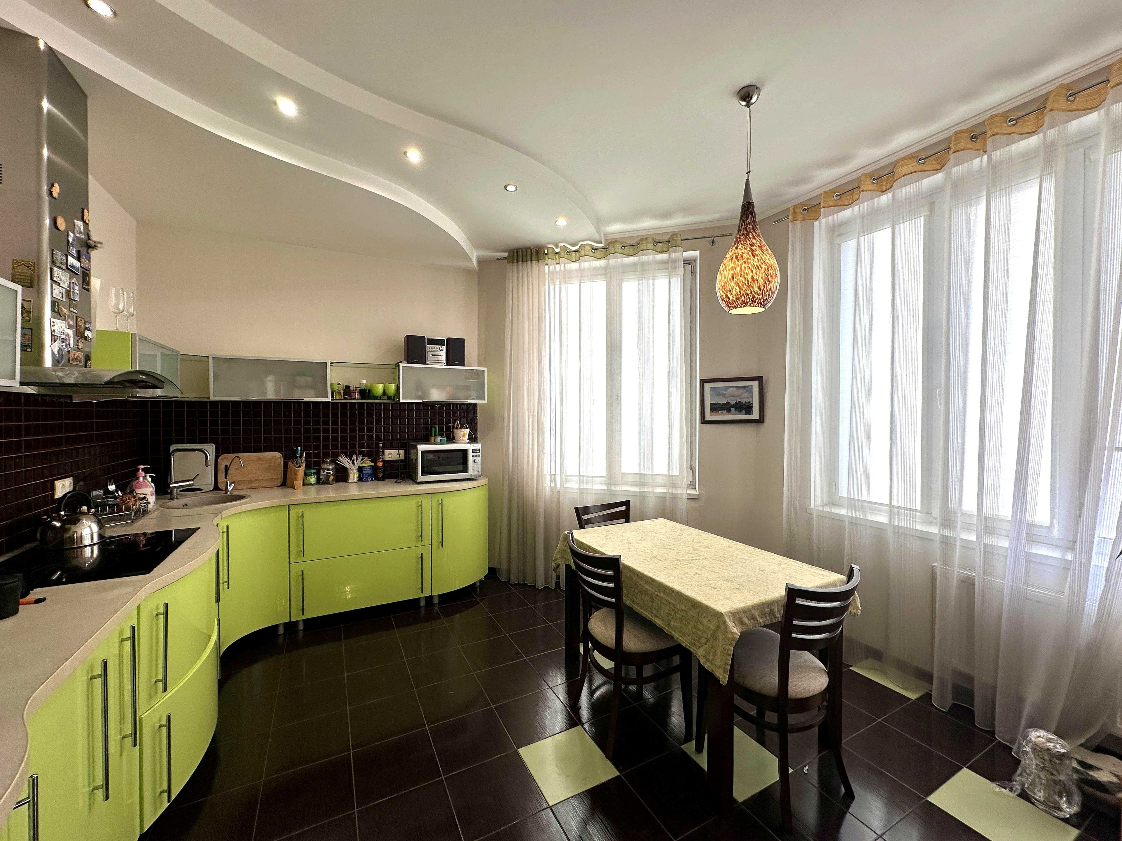 Оренда 3-кімнатної квартири, 120 м², Шевченківський р-н 4