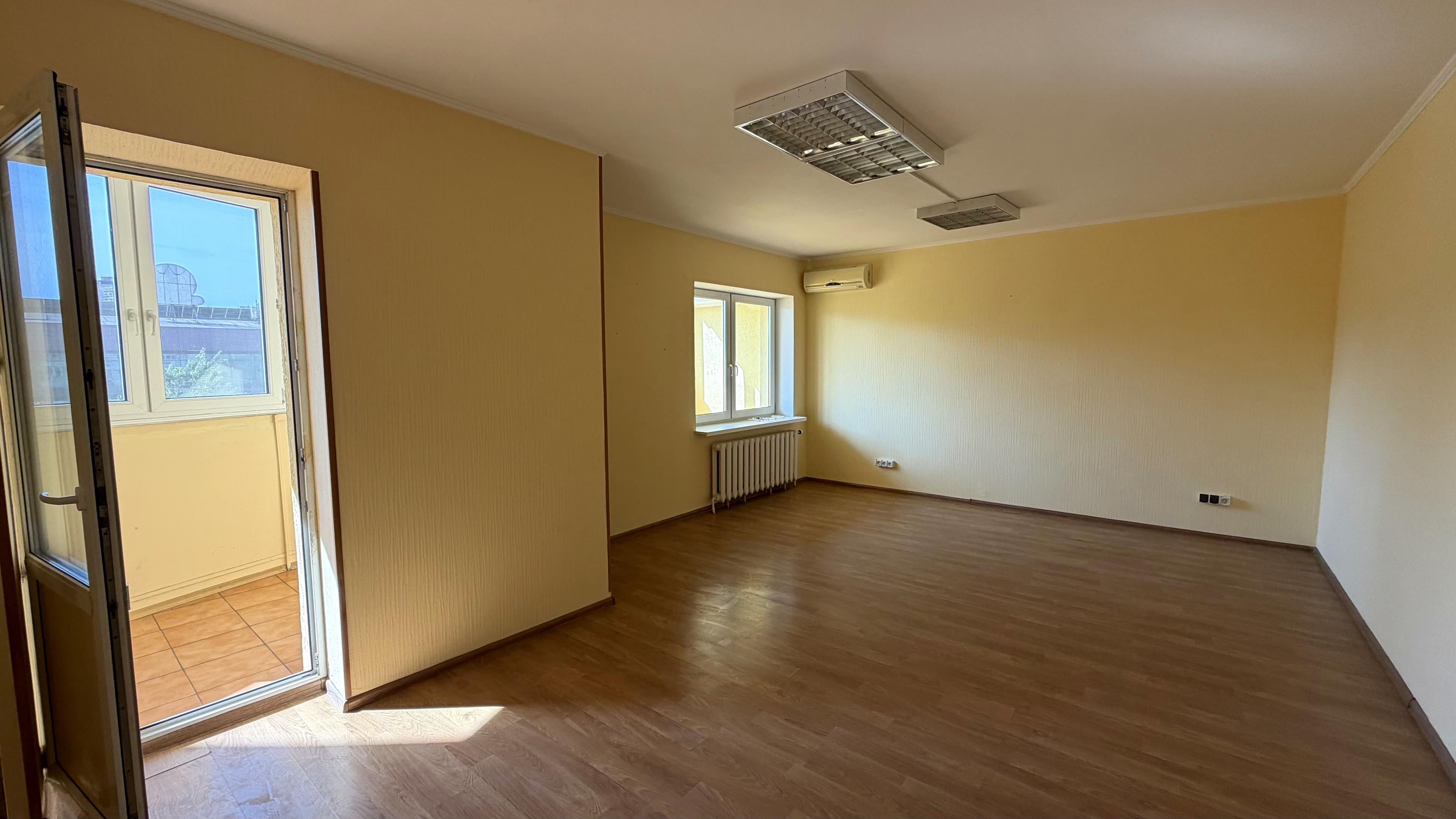 Оренда комерційного приміщення, 200 м², Дарницький р-н 1