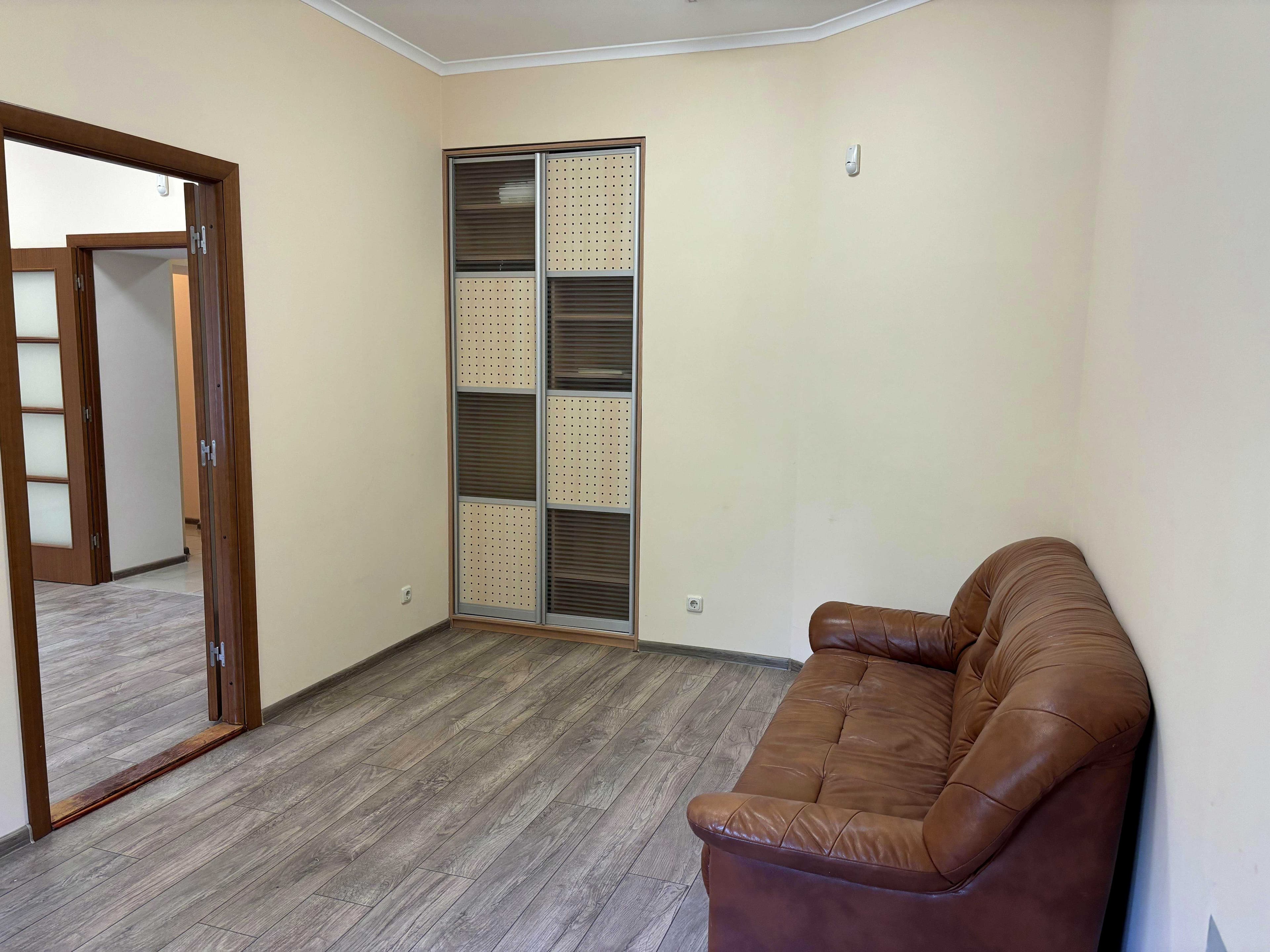 Оренда комерційного приміщення, 76.6 м², Печерський р-н 4