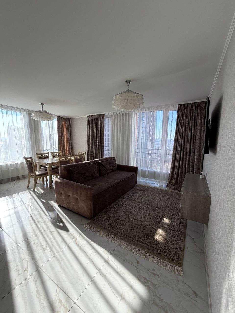 Оренда 3-кімнатної квартири, 90 м², ЖК «Sevен» 1