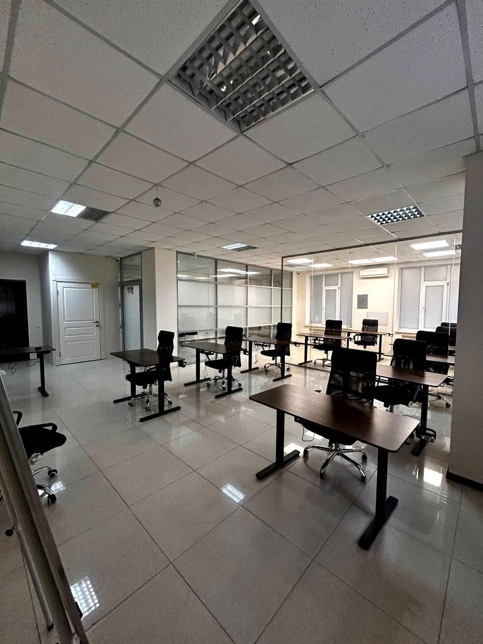 Оренда комерційного приміщення, 87 м², Шевченківський р-н 4