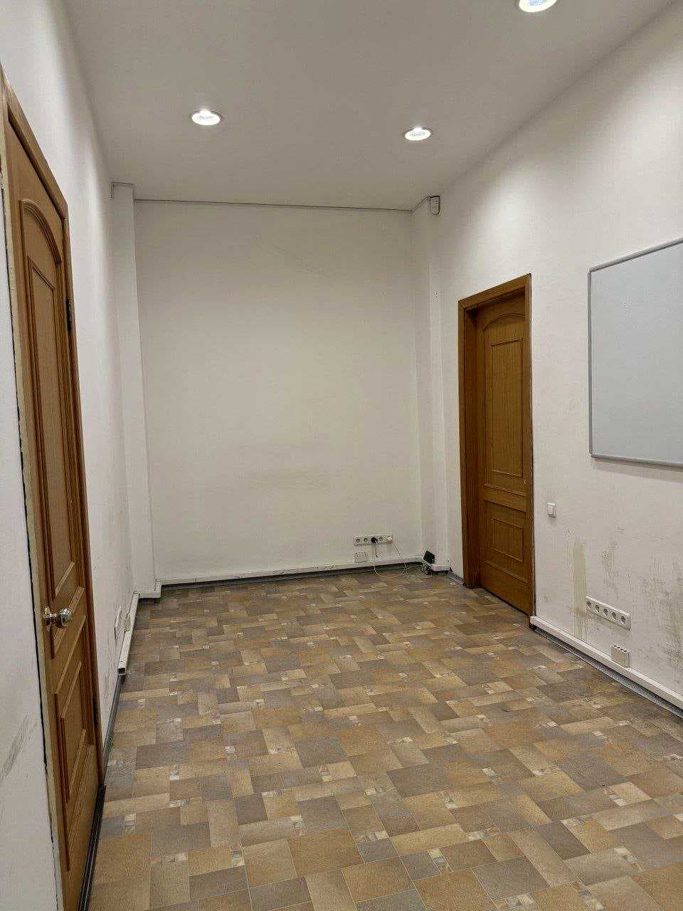 Оренда комерційного приміщення, 52 м², Подільський р-н 4