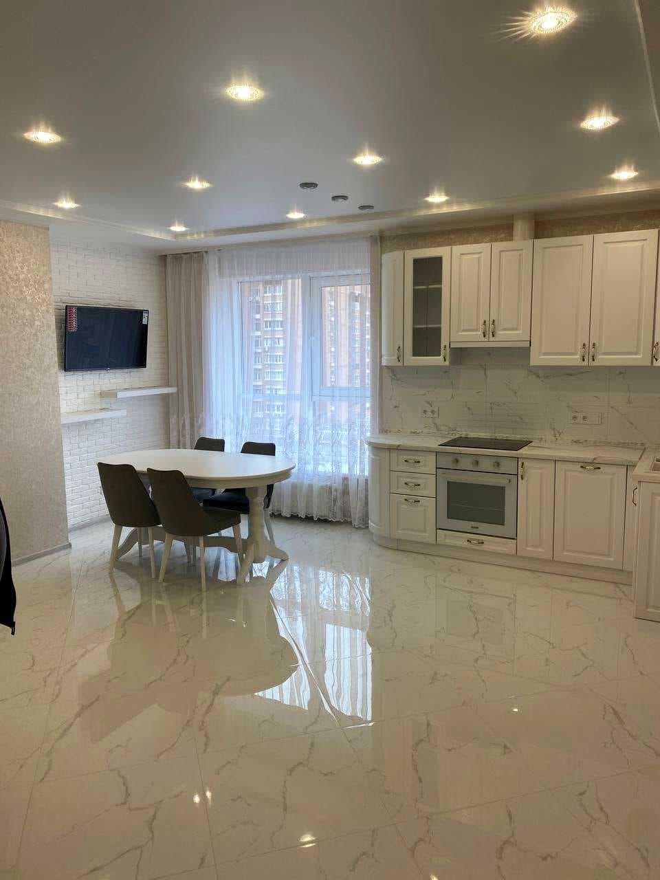 Оренда 2-кімнатної квартири, 70.8 м², ЖК «Володимирський» 1